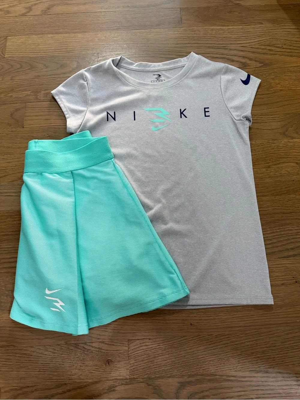 Used Nike Girls Bundle size Medium 10-12 years